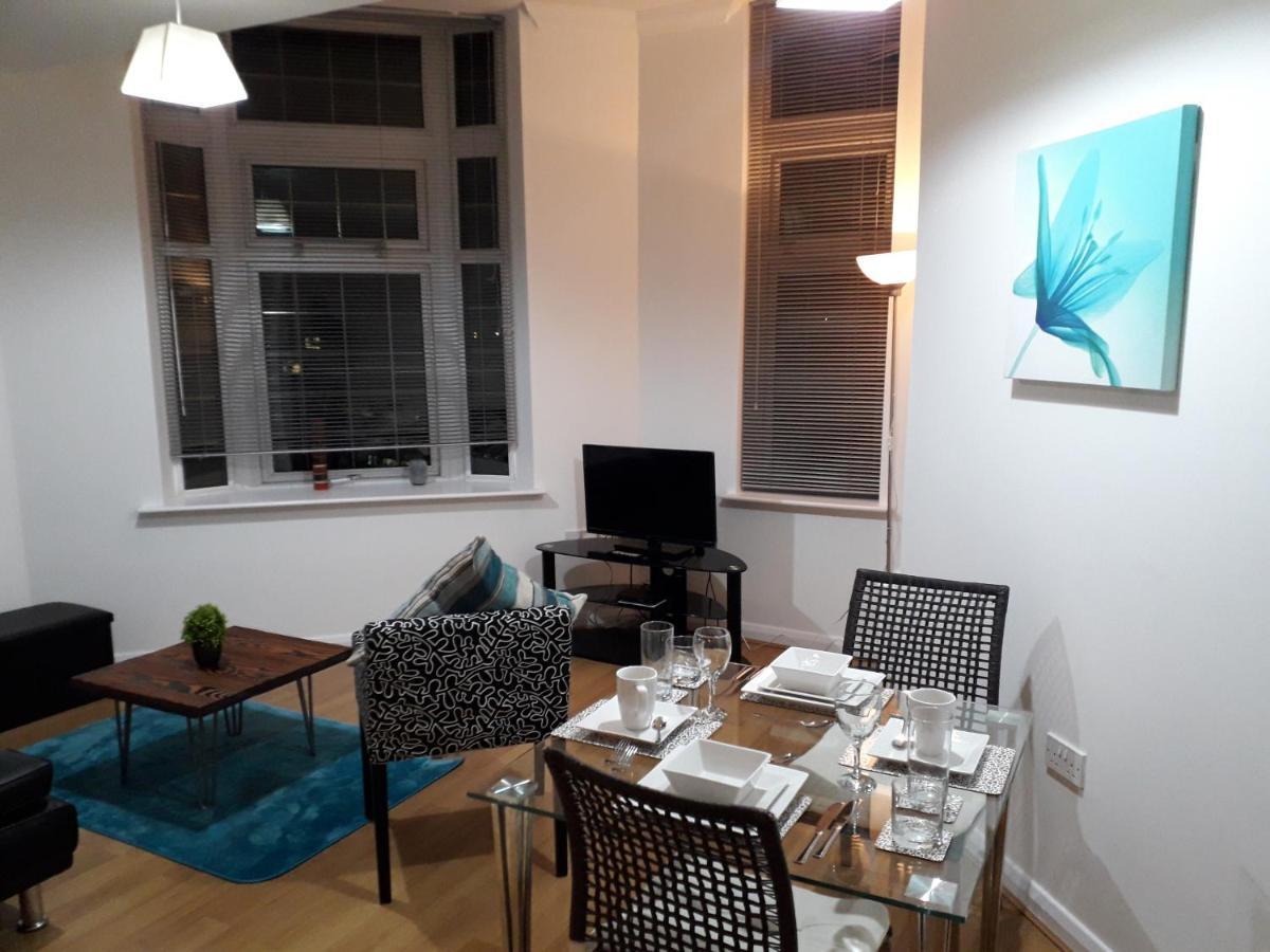Luxury And Stylish 2 Bedroom Apartment With En-Suite Luton  Exterior foto
