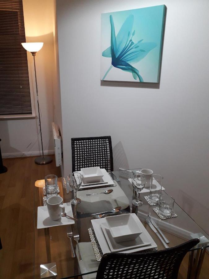 Luxury And Stylish 2 Bedroom Apartment With En-Suite Luton  Exterior foto